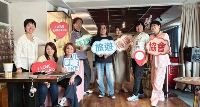 母親節另類獻禮 傳愛留影公益講座占卜會受歡迎