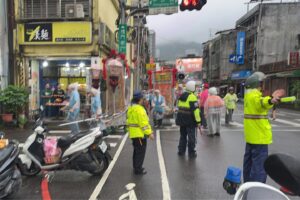 汐止警分局16宮廟聯合遶境圓滿落幕 警民合作落實優質宮廟文化達成零滋事 51 MEITU 20260510 172816393 300x200 1