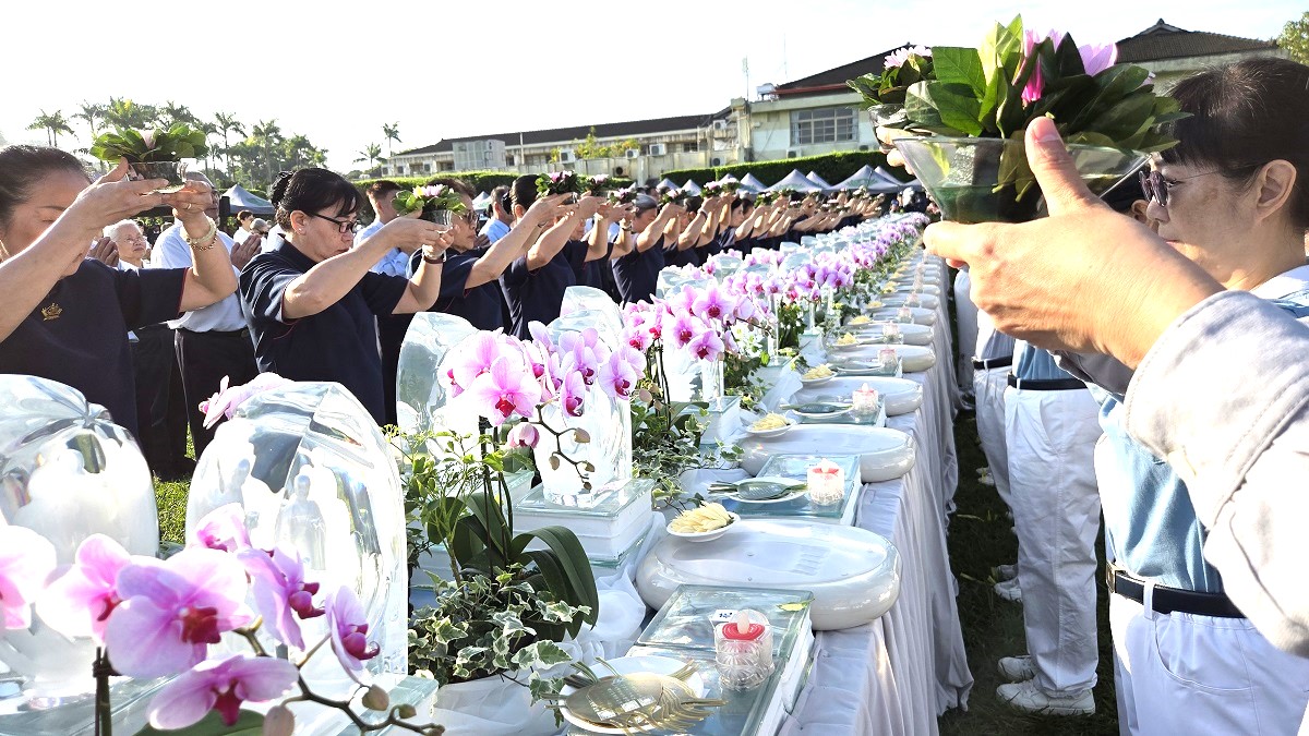 行願六十載 慈濟 10日 中興新村浴佛感念親恩佛恩