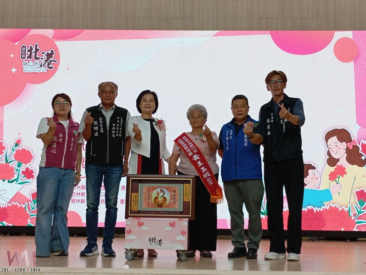 （有影片）／北港鎮表揚28位模範母親　影像紀錄傳遞「媽媽的手，一輩子的溫柔」 - https://www.watchmedia01.com