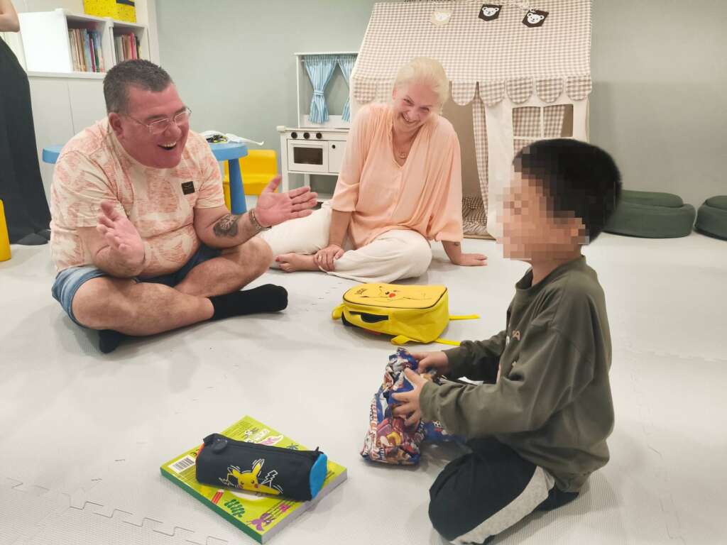 ▲7歲的翔翔在寄養家庭生活6年，在寄養父母細心照料下平安快樂地成長。如今，他即將離開熟悉的台灣，前往荷蘭展開新的生活。（圖／彰化家扶提供）