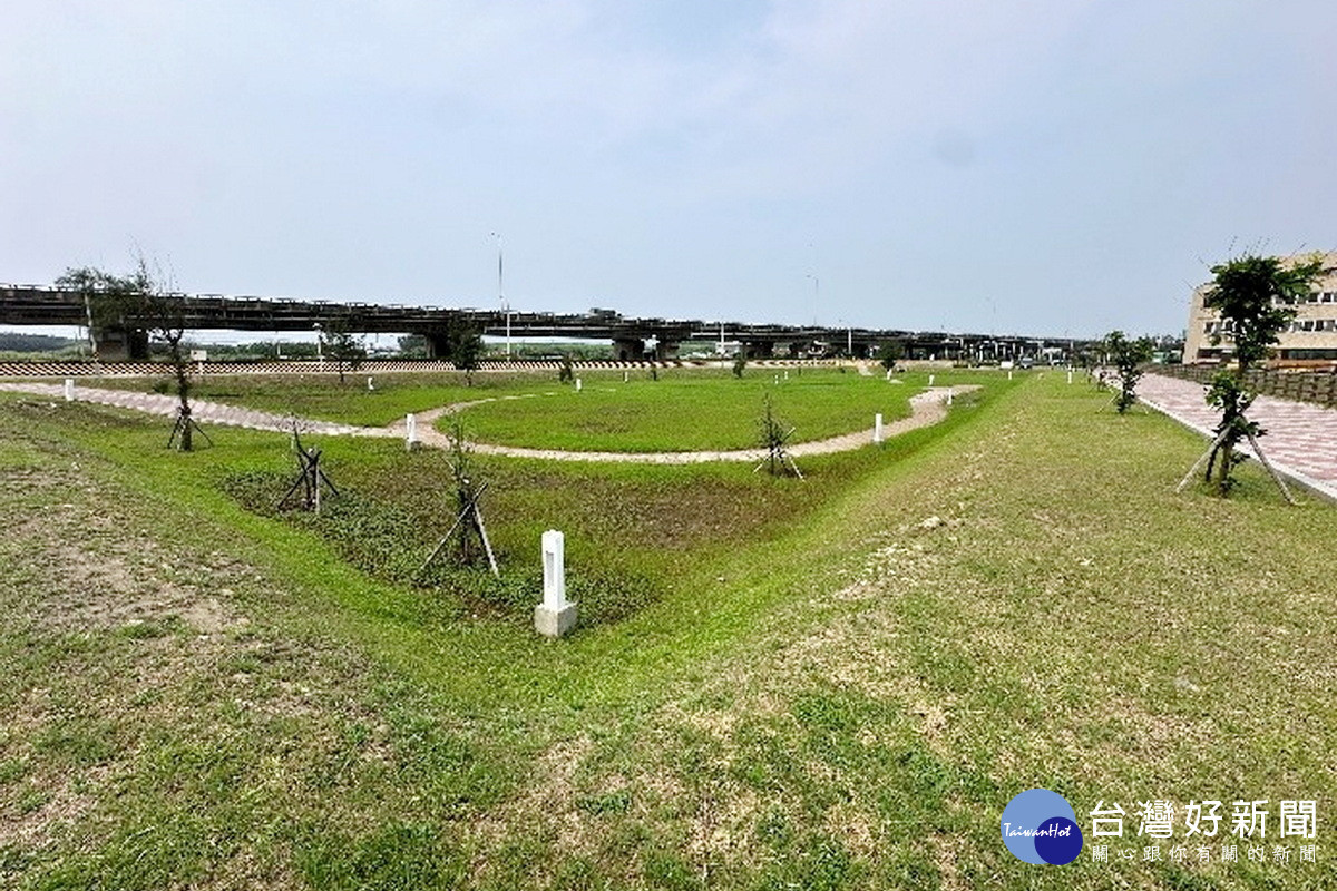 汛期前完成出流管制設施總體檢，桃府水務局全面提升防洪韌性。（A區綠帶滯洪空間全景照）<br /><br /> 