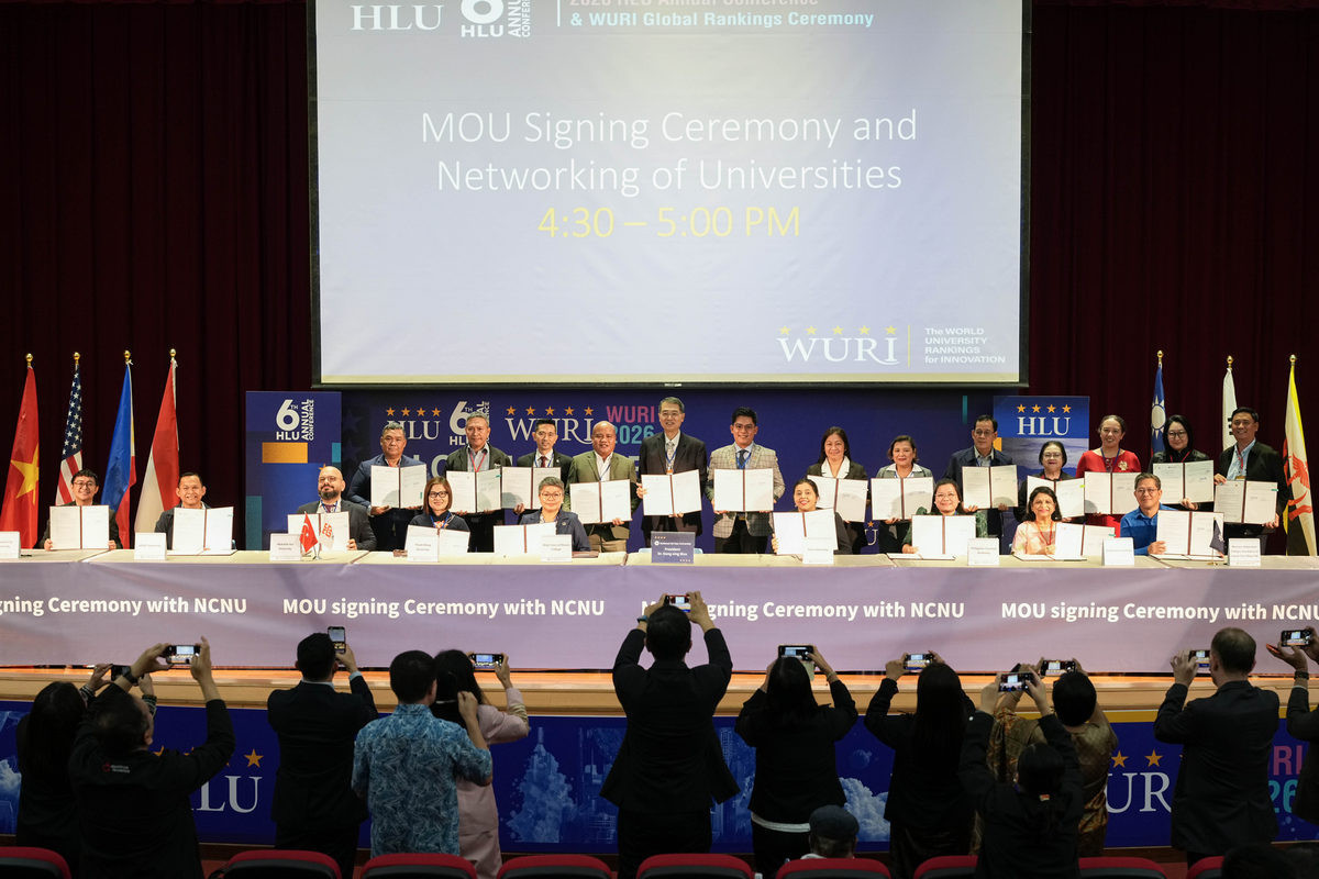 暨大與全球80所大學簽訂雙邊MOU,於簽署儀式合影。(暨大提供)<br /><br /> <br /><br />