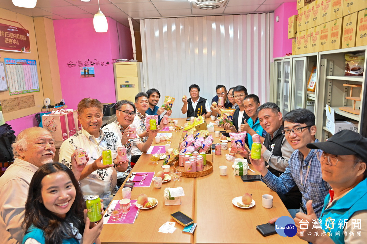 台日城市觀光交流再深化，日本沖繩市議會訪台首站蒞桃體驗在地魅力。<br /><br /> 