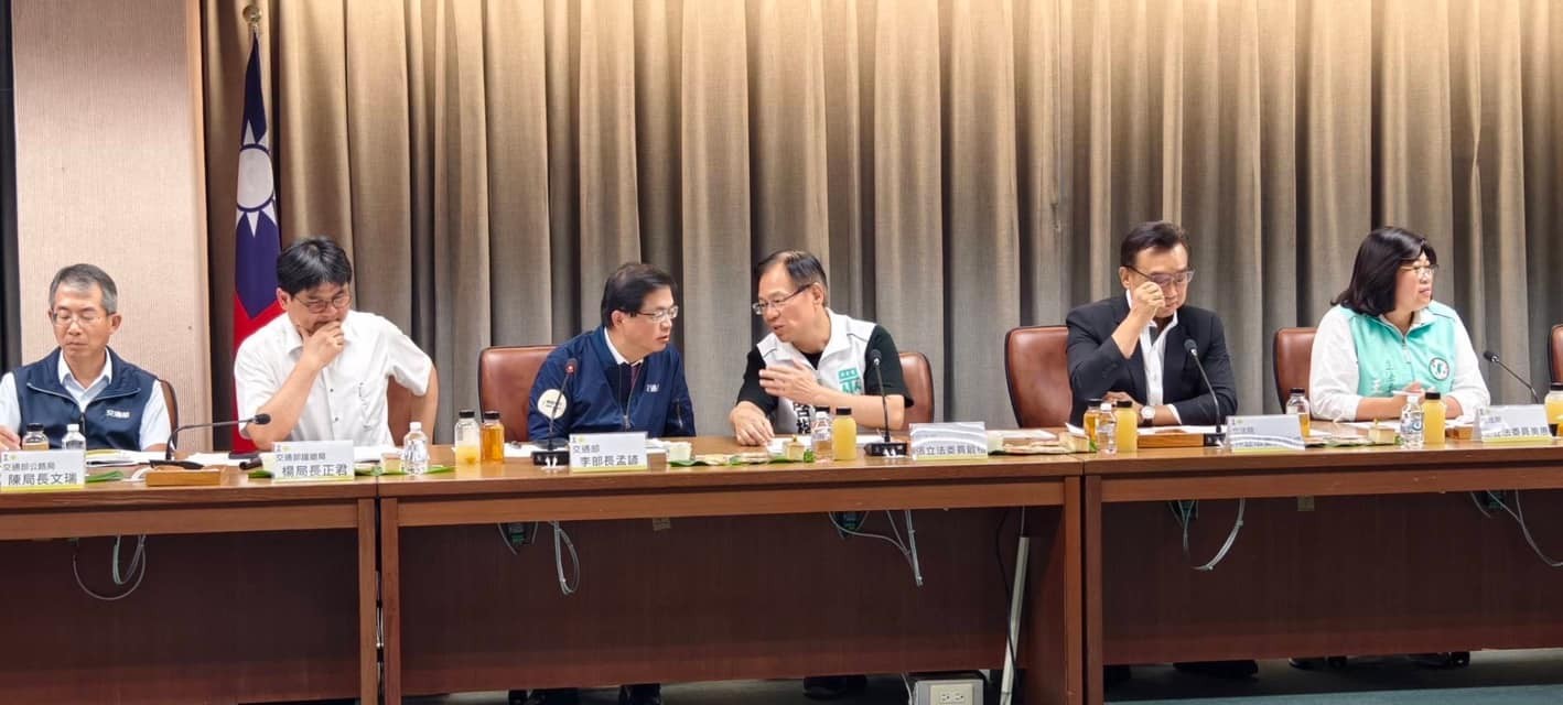 張啓楷表示,自己過去辦理重大建設考察時,始終秉持「建設不分黨派」原則,主動邀請相關立法委員共同參與。(圖/民眾黨嘉義黨部)