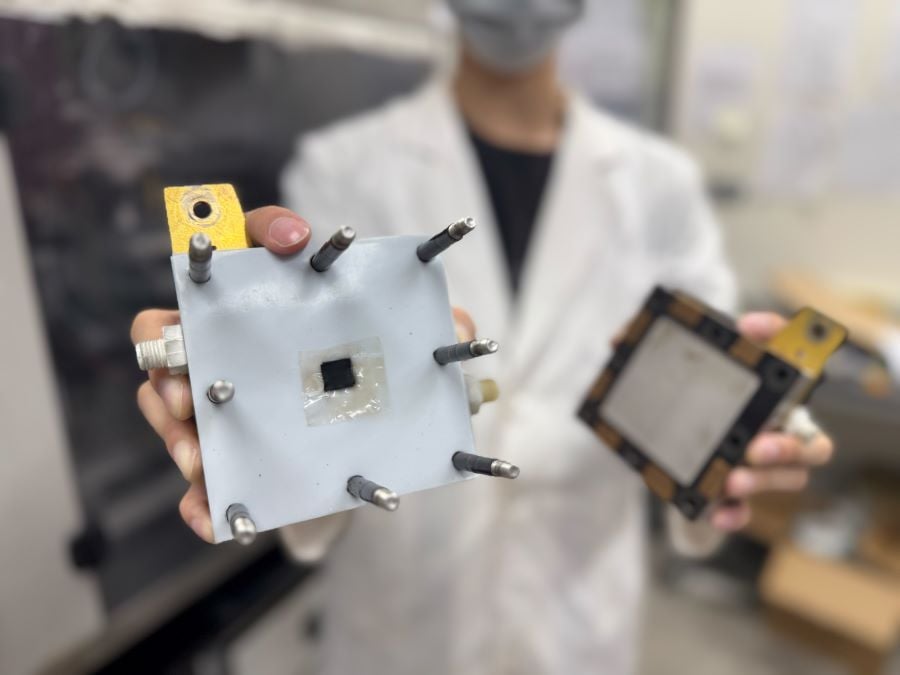 ▲國立中山大學光電工程學系教授黃文堯團隊成功研發氫燃料電池核心材料「觸媒塗佈膜（CCM）」新技術，不但讓燃料電池發電功率提升約16%，還能降低成本、增加耐用性。