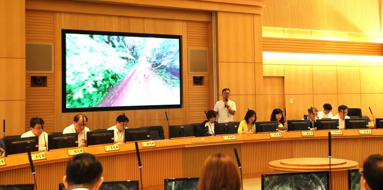 打造永續觀光城市 新北六大綠色遊程上路 58 《圖說》觀旅局長楊宗珉今於市政會議報告「綠色旅遊・低碳永續」,推動綠色遊程與減碳認證。〈觀旅局提供〉