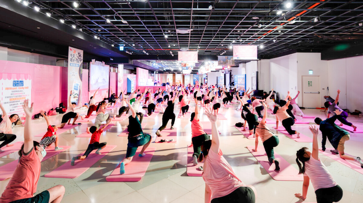 ▲此次共規劃6大主題課程,包含粉紅瑜珈、Funky Dance、BODYCOMBAT,以及粉紅ZUMBA、派對有氧。(圖/高雄夢時代提供)