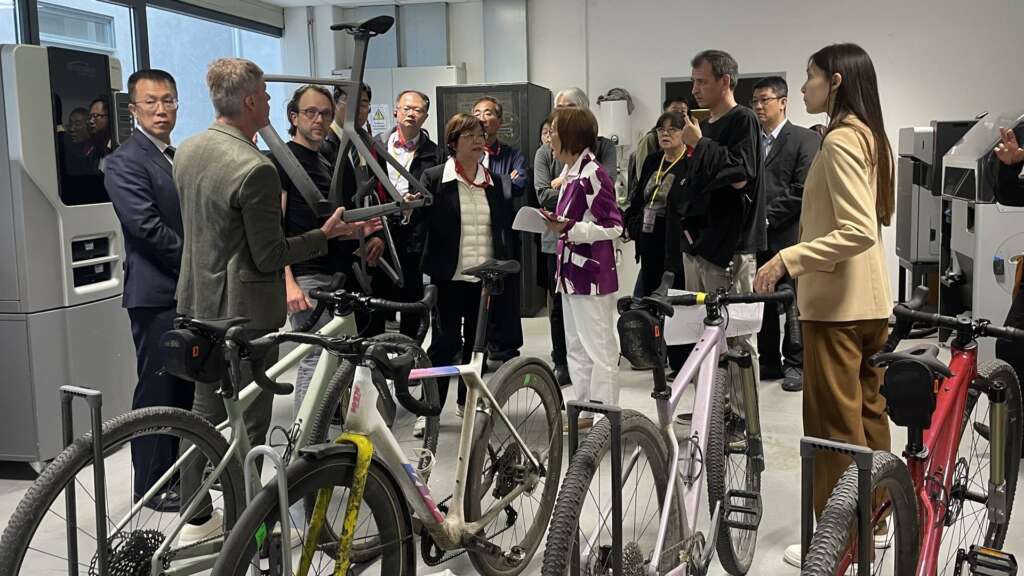 ▲彰化自行車產業鏈躍上國際,彰化縣長王惠美率領縣府團隊參訪奧地利KTM讓世界看見產業深厚實力。(圖/彰化縣政府提供)