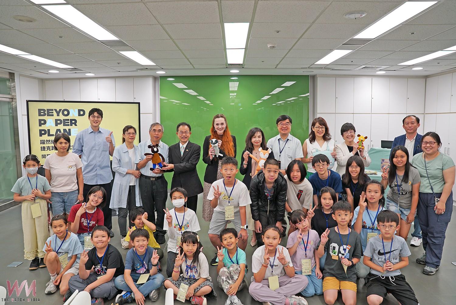 國資圖「躍然紙外」特展 捷克童書轉化立體藝術裝置 開啟紙上魔法旅程 - https://www.watchmedia01.com