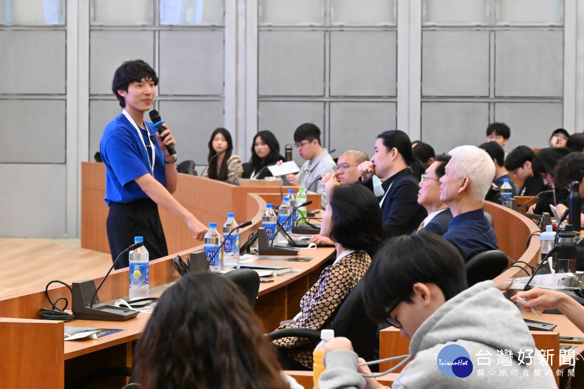 桃市青年局攜手業界前進校園，辦理「2026全國露營車校園巡迴《回到答案之前》桃園站活動」。<br /><br /> <br /><br /> 