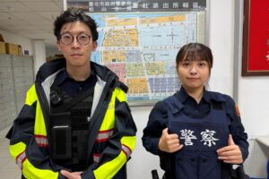 風雨中徘徊兩日 松山暖警不放棄助迷途老翁平安返家 47 MEITU 20260514 085851657 300x200 1