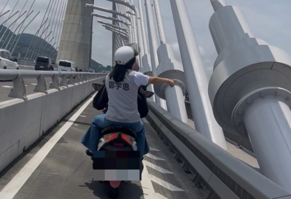 淡江大橋通車機車道實測 鄭宇恩點出6大安全交通隱憂 202 248260514a05