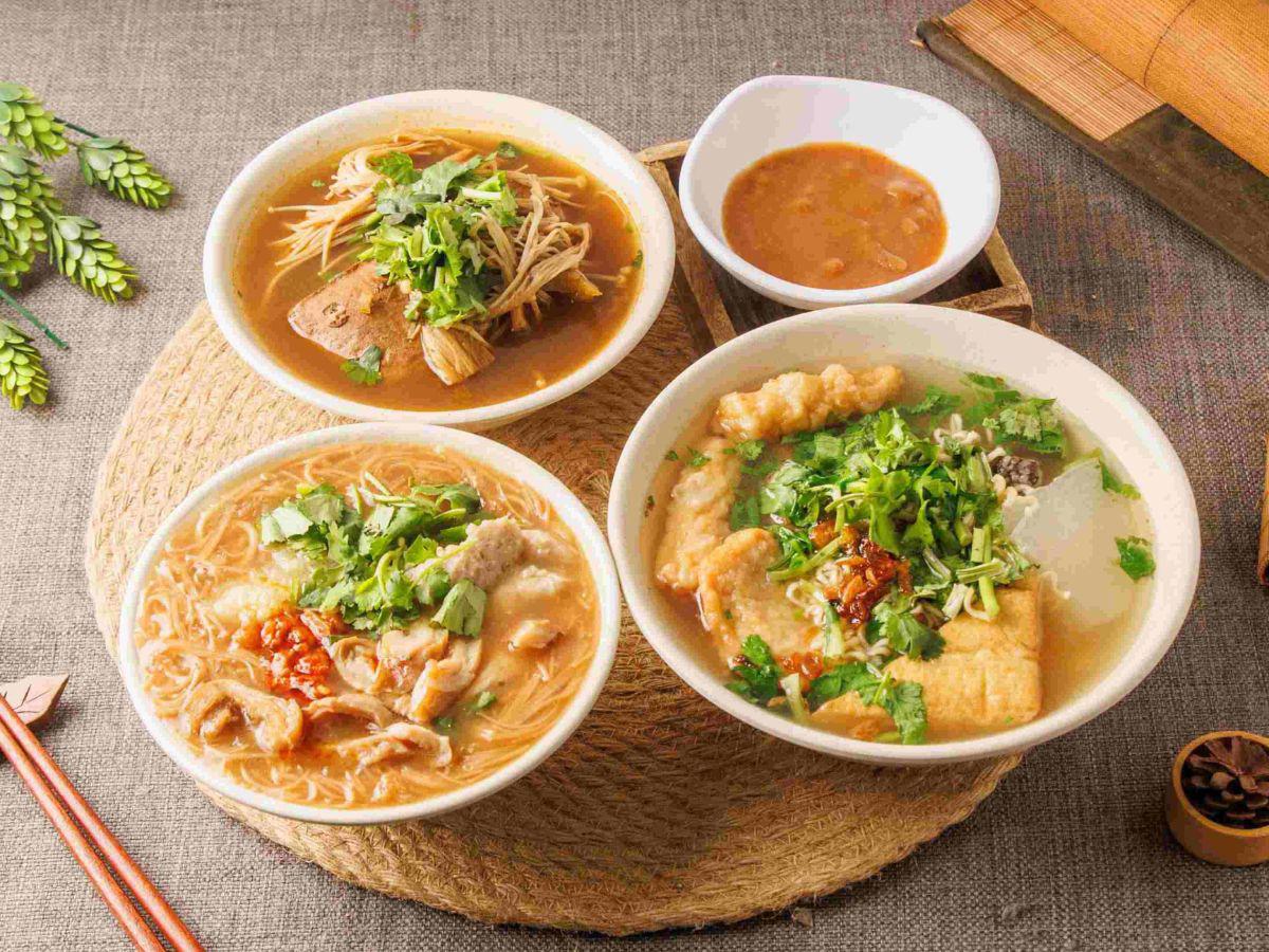 新莊體育館周邊美食： 從上午 10 點營業至晚間 10 點，全天候供應熱氣騰騰的大腸麵線與脆皮臭豆腐（圖/Medick Marketing Ltd.提供）