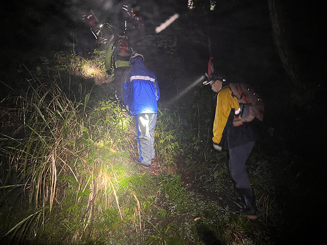 一對男女登大同鄉烏山林道迷途 警消多人漏夜救援 - https://www.watchmedia01.com