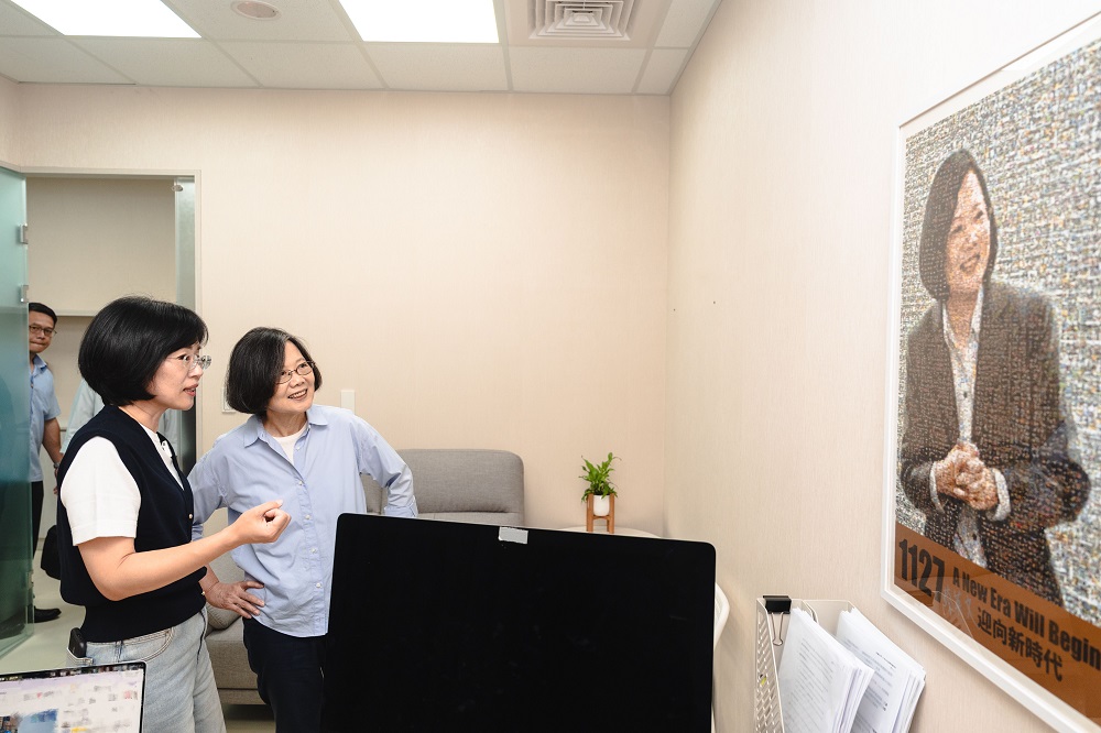 蘇巧慧邀蔡英文開箱競選辦公室　主打「溫暖、創新、會做事」 - https://www.watchmedia01.com