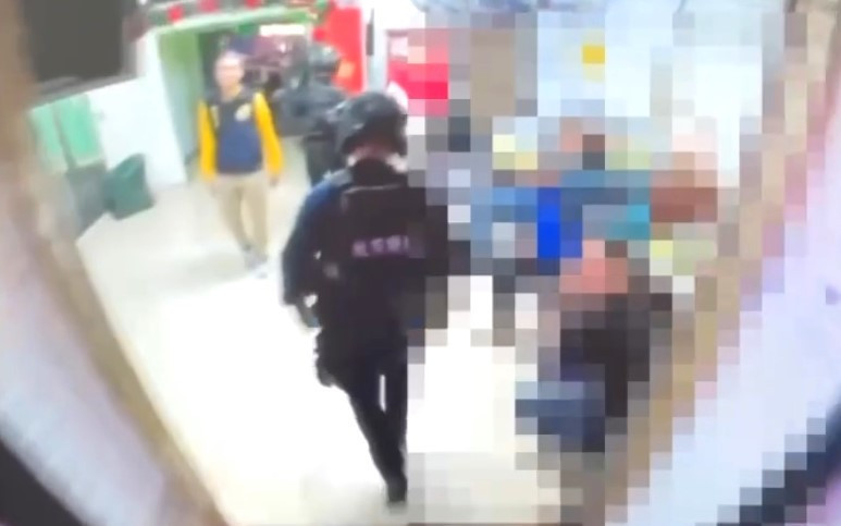 桃園警方再出重拳，突襲桃園火車站前某大型越南舞廳斬毒瘤。