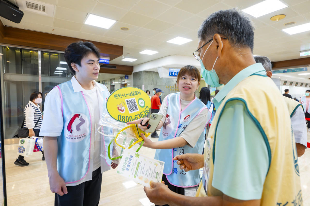 衛福部國健署推動的戒菸專線服務持續發揮功能。彰基自109年承接該項服務以來，近兩年服務量已超過77,000人次。圖／彰基醫院提供