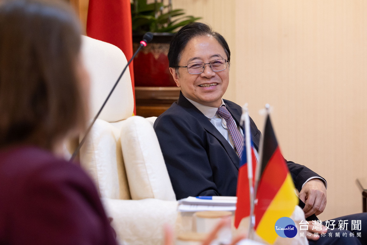 桃園市長張善政與德國經濟辦事處首席代表暨處長蘭依樺博士(Dr. Eva Langerbeck)會談。<br /><br />