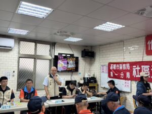 基警前往英仁社區勤宣導 強化里鄰社區安全防護網 10 %E4%B8%80 61 300x225 1