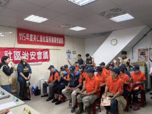 基警前往英仁社區勤宣導 強化里鄰社區安全防護網 11 %E4%BA%8C 22 300x225 1