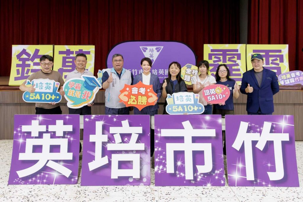 視察國中會考考場環境、試務狀況 高虹安祝考生發揮實力金榜題名 27 115051511