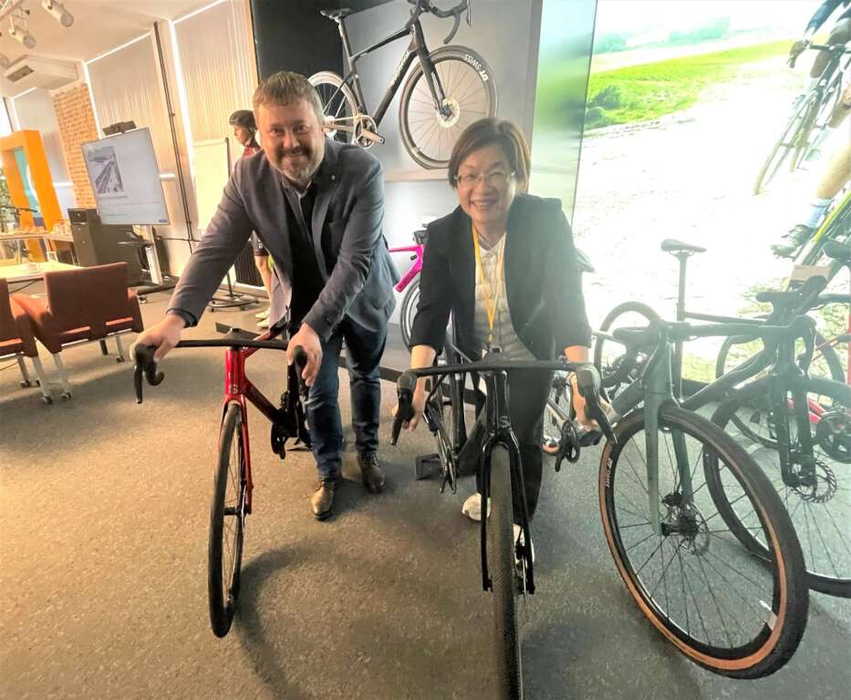 ▲彰化縣長王惠美13日率團前往捷克最大自行車製造商之一的Bike Fun International(BFI)工廠參訪,深化產業合作交流機會。(圖/彰化縣政府提供)