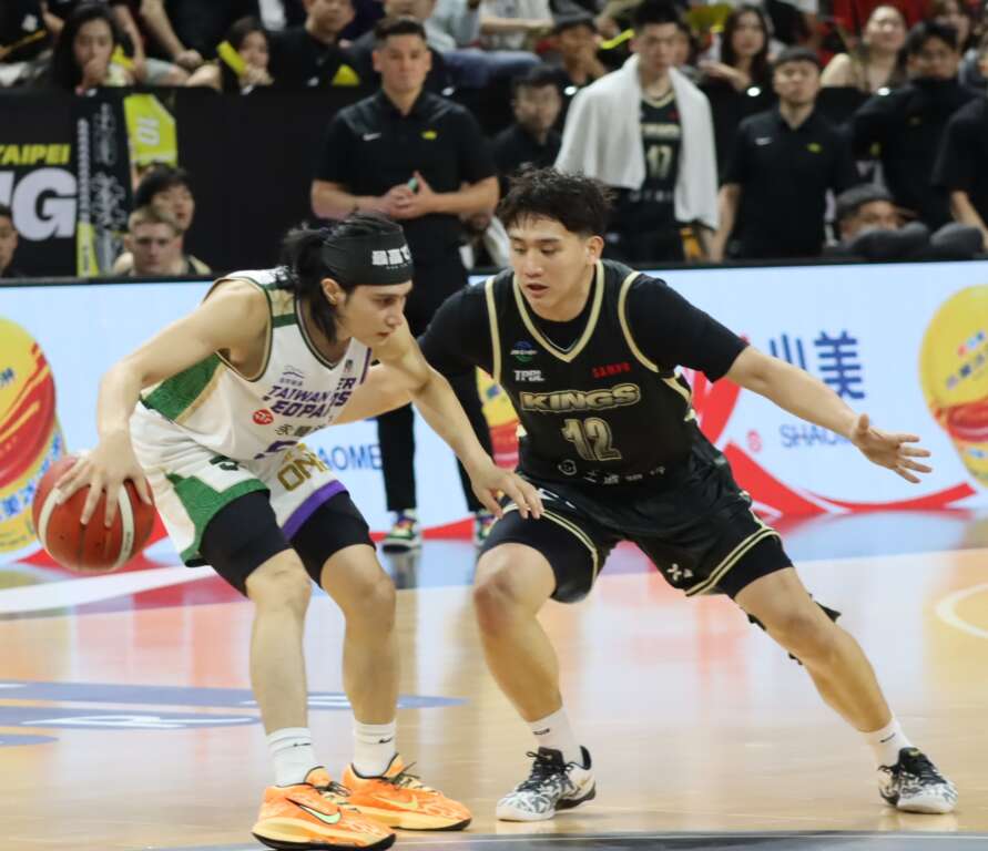 高錦瑋和小學同學林彥廷對決，精采絕倫。 (魏冠中攝影)