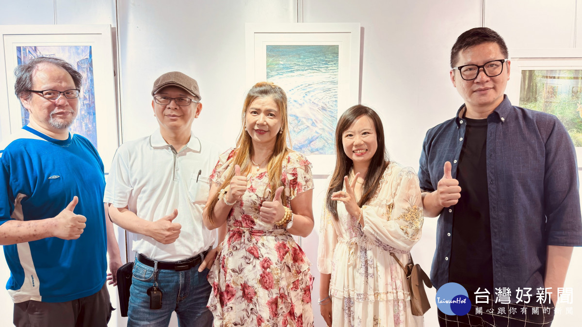 右起許文昌.郭佳靈.汪倩玉.鍾世成.方重遠。
