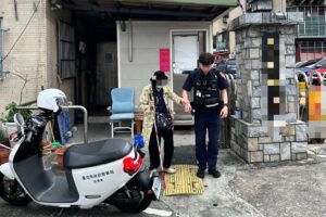 迷航者的一盞明燈 暖警積極協助身障老婦 44 MEITU 20260516 102132306 300x200 1
