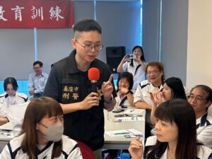 防守青壯年族群荷包 基三警攜手銀行深入民間企業強化反詐宣導 55 MEITU 20260516 125528125 300x225 1
