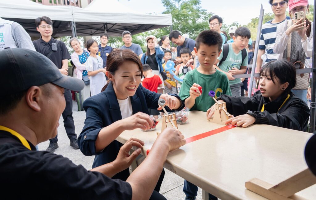 青草湖復刻展X懷舊市集登場 高虹安邀民眾重溫「難忘的鳳凰橋」風華 25 115051622