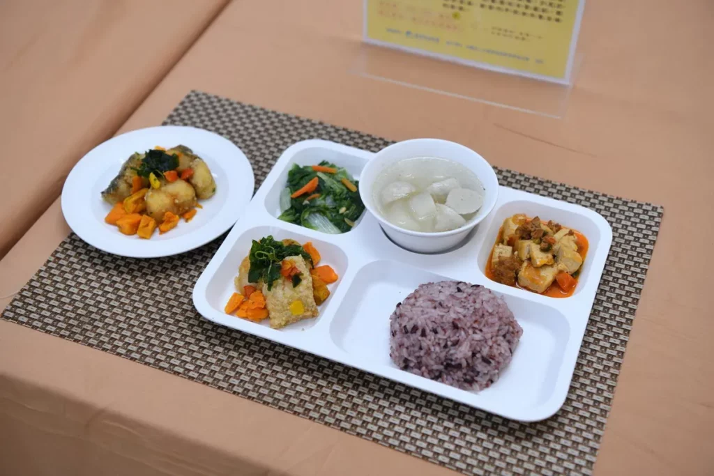 校園營養午餐