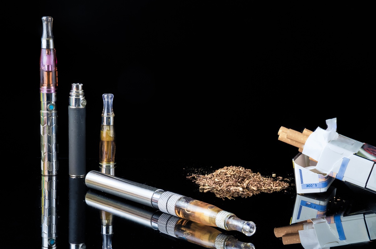 電子菸不是比較安全！醫揭尼古丁成癮陷阱，青少年最易受害