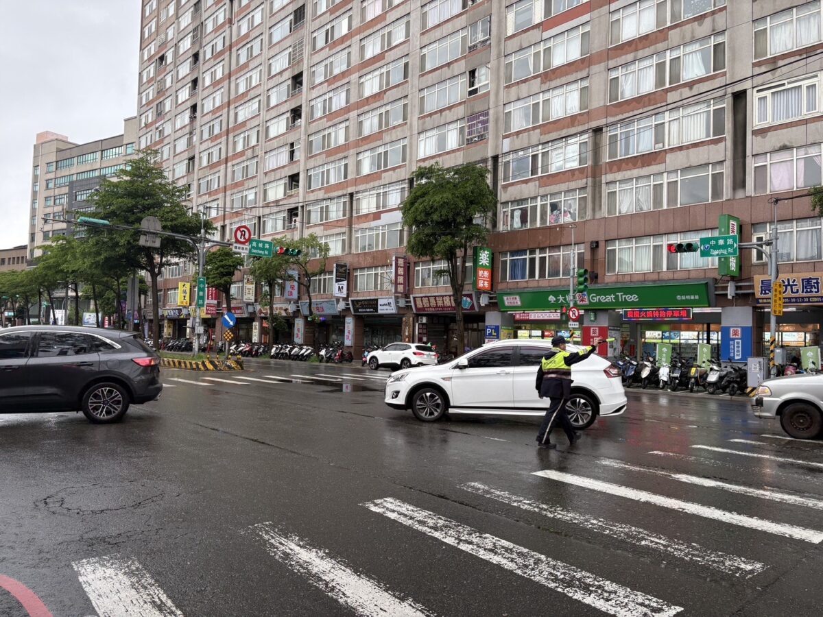 中壢基建同步施作衝擊交通 警每周增近3百人力加強疏導 S 23650407