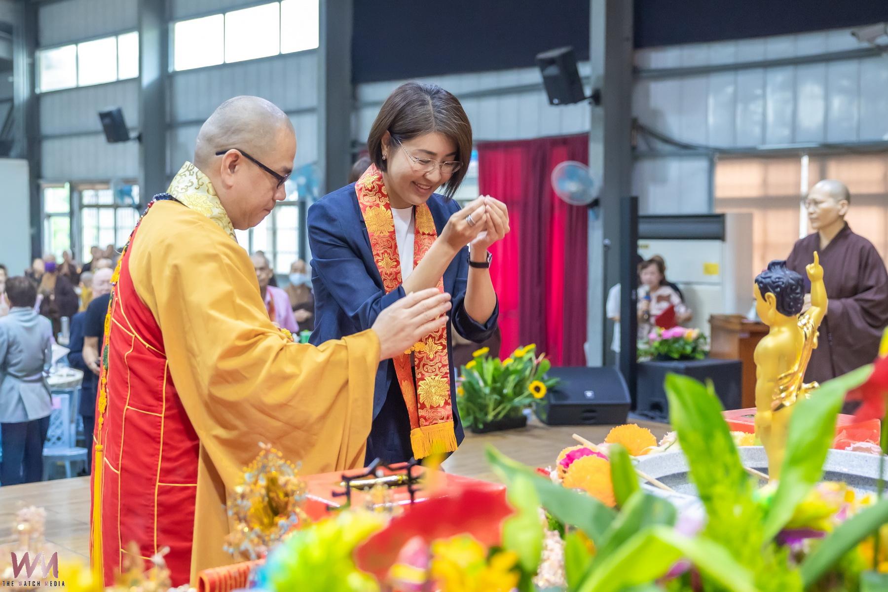 南投縣佛教會2570年聖誕浴佛祈福點燈大法會 許淑華縣長為民祈福 - https://www.watchmedia01.com