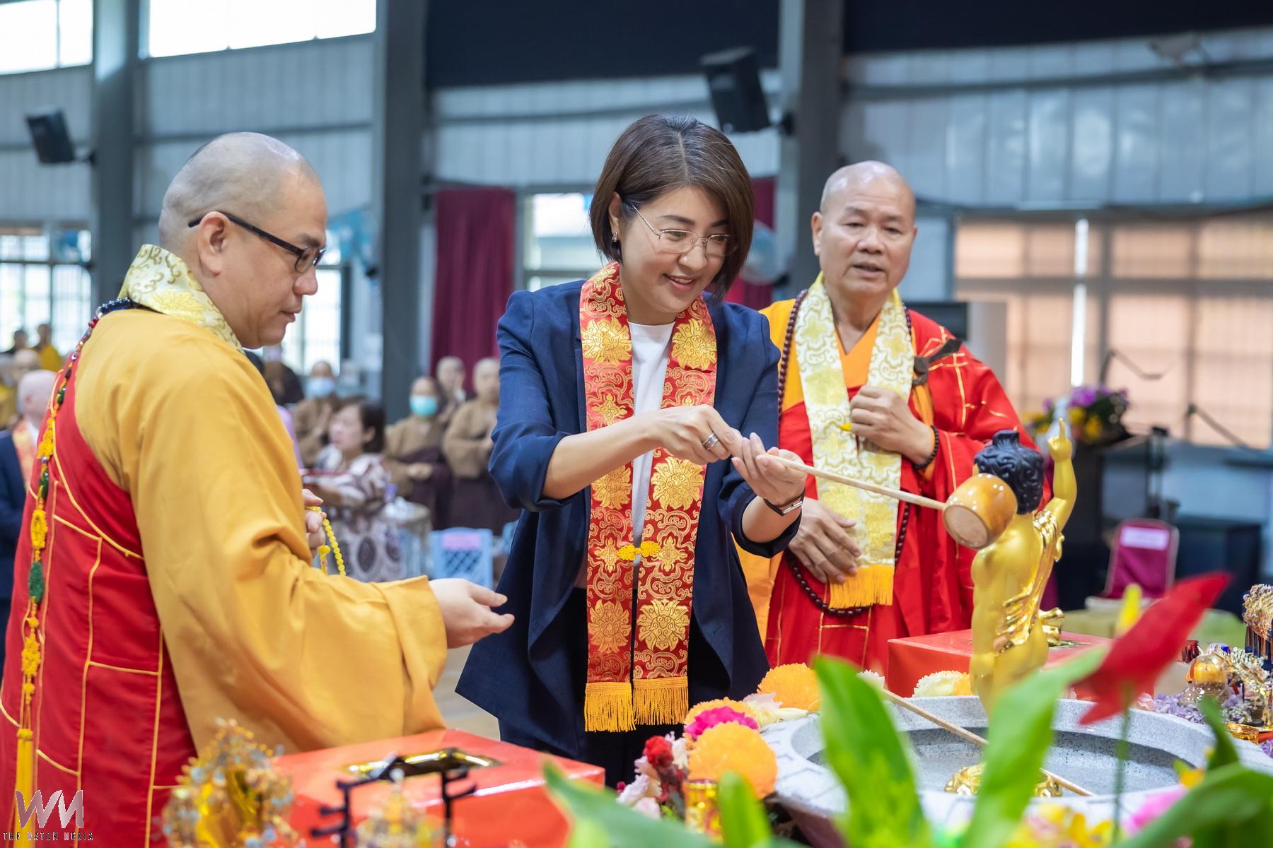 南投縣佛教會2570年聖誕浴佛祈福點燈大法會 許淑華縣長為民祈福 - https://www.watchmedia01.com