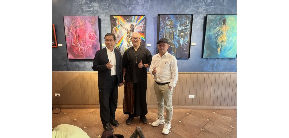 《浮光中的拉扯》王靖鋒個人創作展-女性主體的生理感知與記憶軌跡 帕莎蒂娜青海餐廳靈動呈現