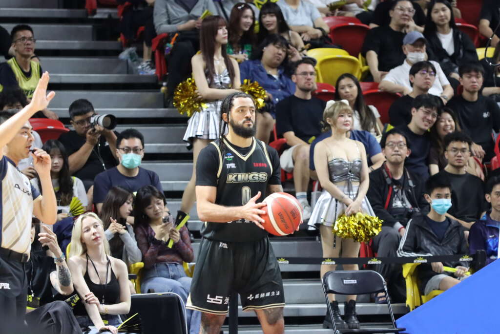 台北市和平籃球館，成為新北國王隊連闖季後賽兩關的福地。 (魏冠中攝影)