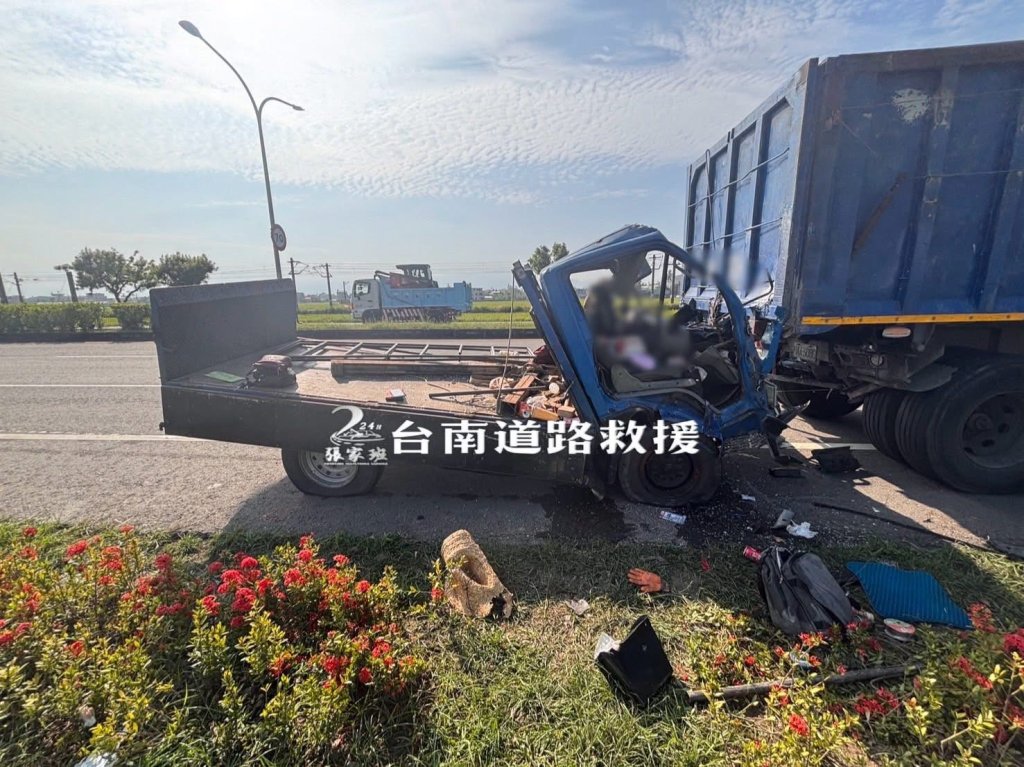 ▲猛撞聯結車車尾！貨車「車頭撞爛」凹陷 1死1重傷骨折（圖／翻攝自臉書／張家班道路救援）
