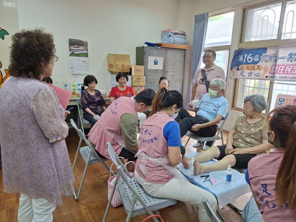 ∆新心好客關懷協會「足甘心剪趾及足部照護服務」,讓許多長者感受到久違的放鬆與貼心照顧。(圖/李姓民眾提供)