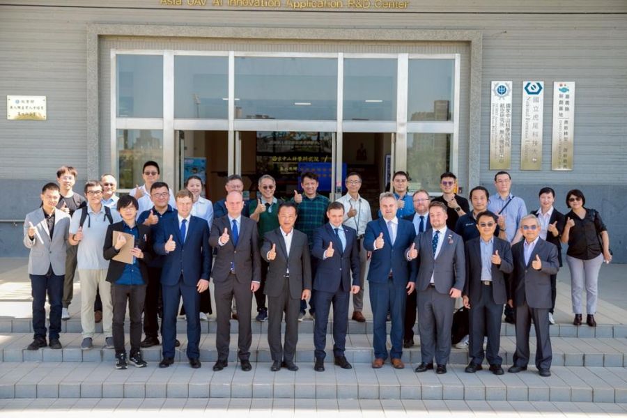 波蘭科技部國務卿率團訪亞創,深化台波無人機產業合作