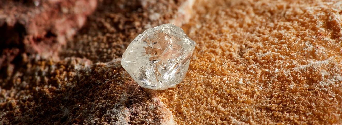 De Beers 集團 2026 年第一季度鑽石產量強勁增長 17%