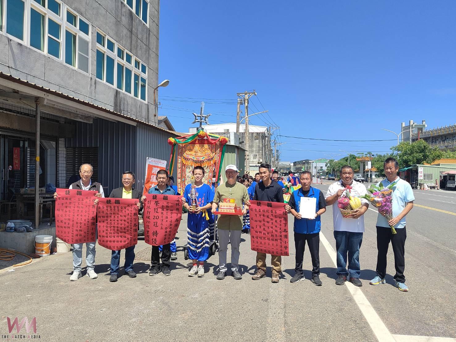 下崙國小龍鳳獅隊再創巔峰!狂攬單季20冠、創隊70勝紀錄 福安宮謝神迎紅榜 - https://www.watchmedia01.com