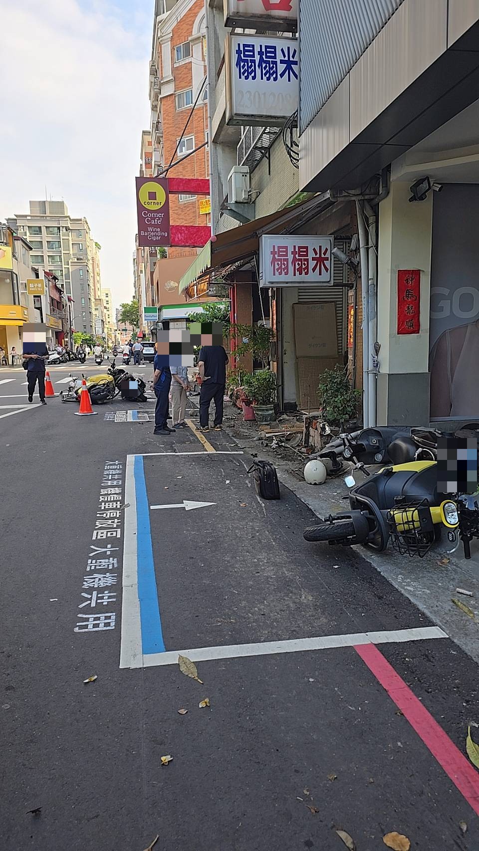 勤美商圈驚傳暴衝!婦人疑身體不適連撞32車 中興街一片狼藉