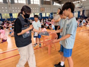 揭秘數位網路性別暴力 基警前進校園宣導人身安全 49 1779248028548 300x225 1