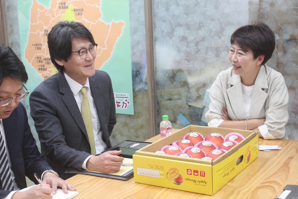 台南芒果大豐收產銷壓力增 陳亭妃偕外交部爭取韓國延長關稅優惠 182 台南芒果大豐收產銷壓力增 陳亭妃偕外交部爭取韓國延長關稅優惠 181