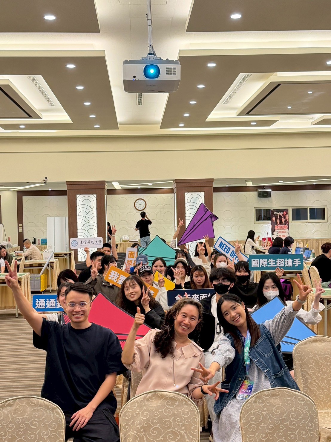 健行科大辦國際生就業博覽會 攜手欣興電子等20家企業徵才 圖說明 國際生熱情參與活動展現求職活力