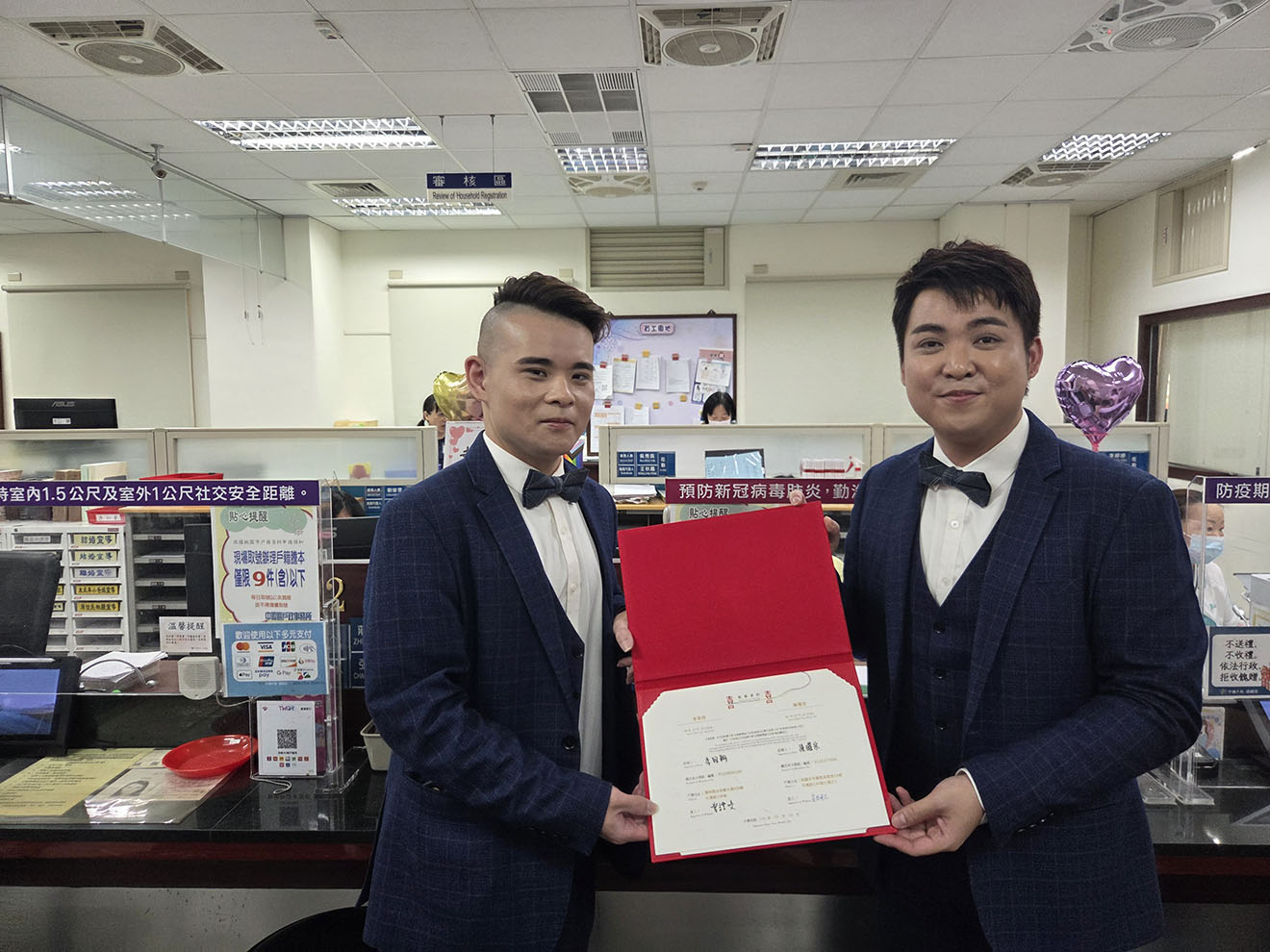 浪漫520!中壢護理師與同性伴侶共許終生承諾 完成結婚登記 44fqee 3