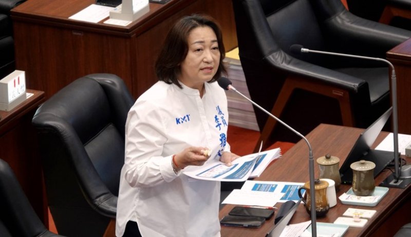 李雅芬爭取基層與教育權益 陳其邁同意提高文康費、檢討教師負擔